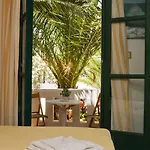 Otel Naxos 2*