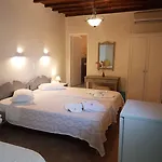 Naxos Hotel 2*