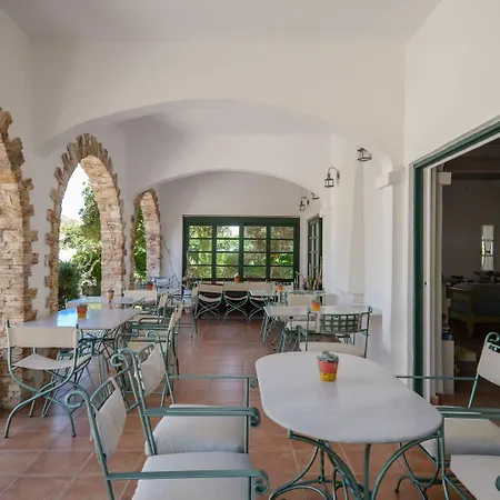 Naxos Hotel 2*